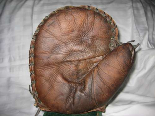 Reach Lefty Basemitt Front